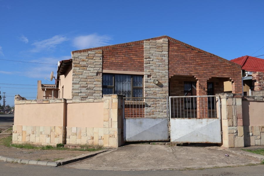 4 Bedroom Property for Sale in Zwelitsha Eastern Cape